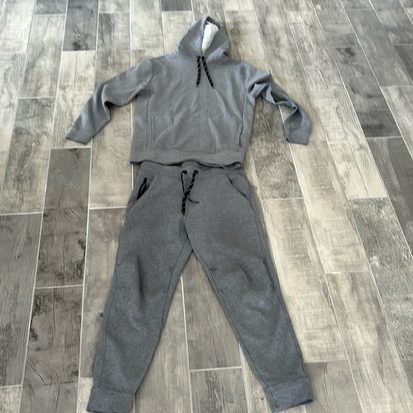 GAP DIT PERFORMANCE MWN SWEAT SUIT - Picture 1 of 7